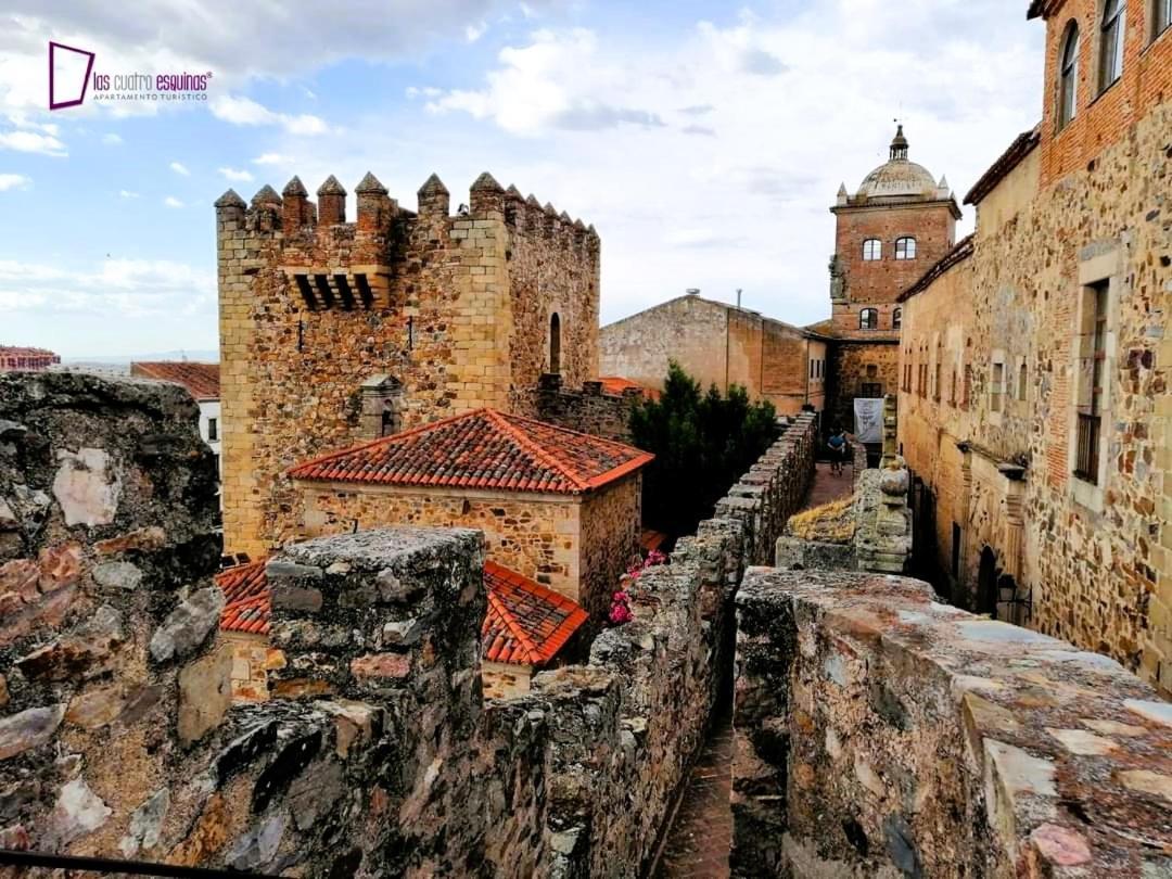 Las Cuatro Esquinas De Caces Esterno foto
