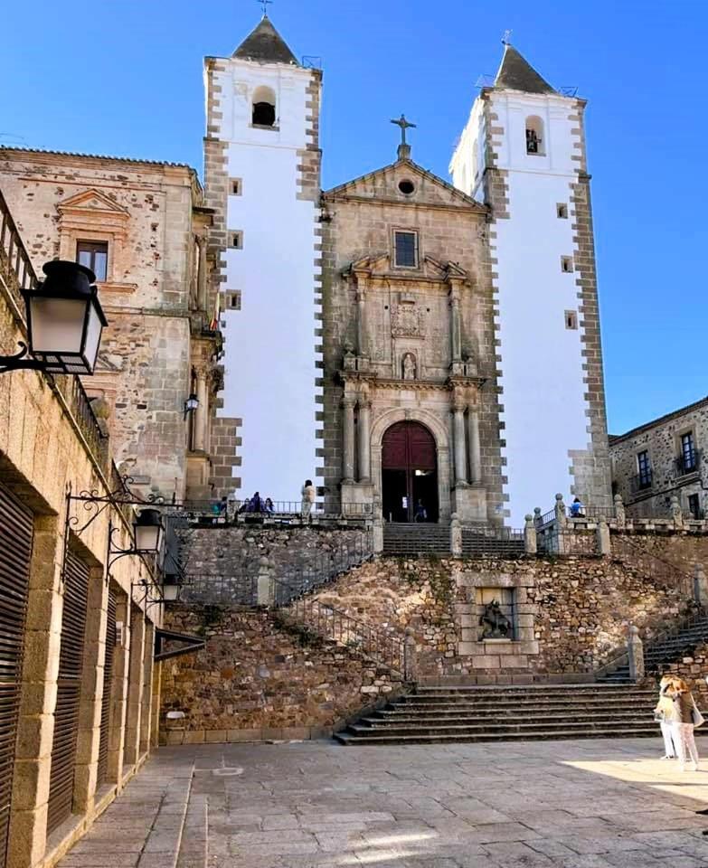 Las Cuatro Esquinas De Caces Esterno foto