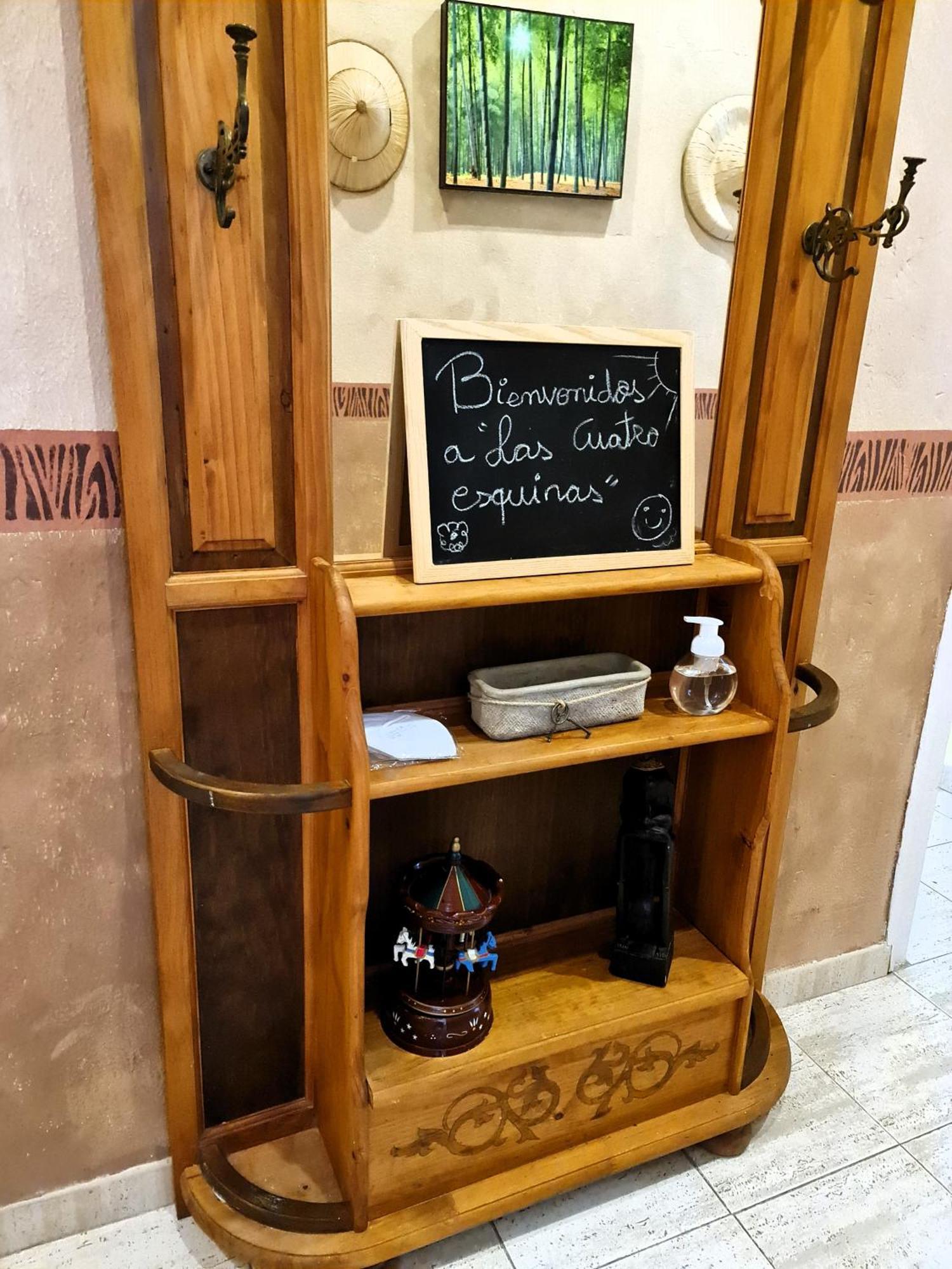 Las Cuatro Esquinas De Caces Esterno foto